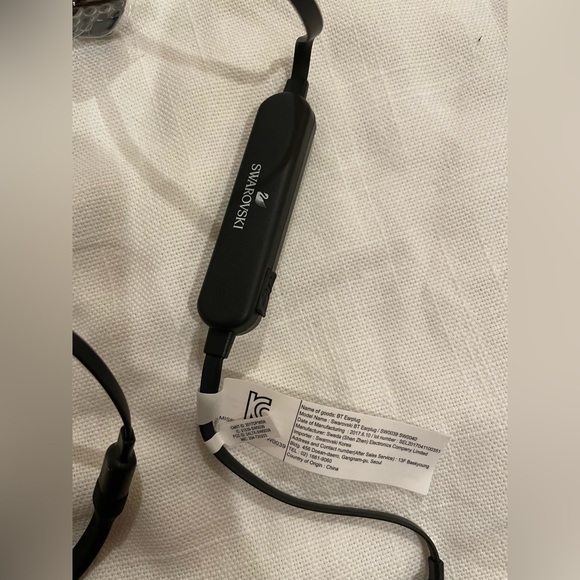 Swarovski crystal earbuds - Picture 5 of 8